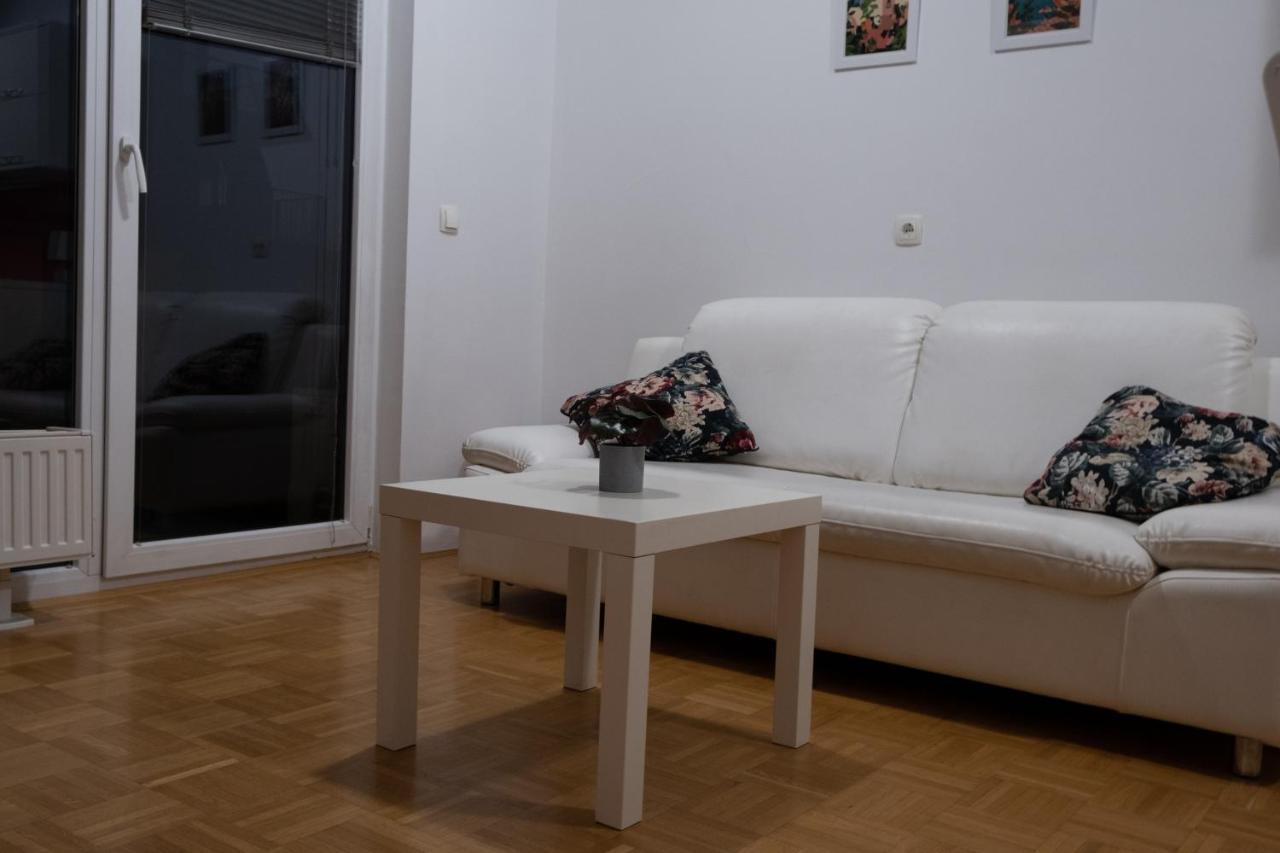 Flat 27 Apartment Любляна Екстериор снимка